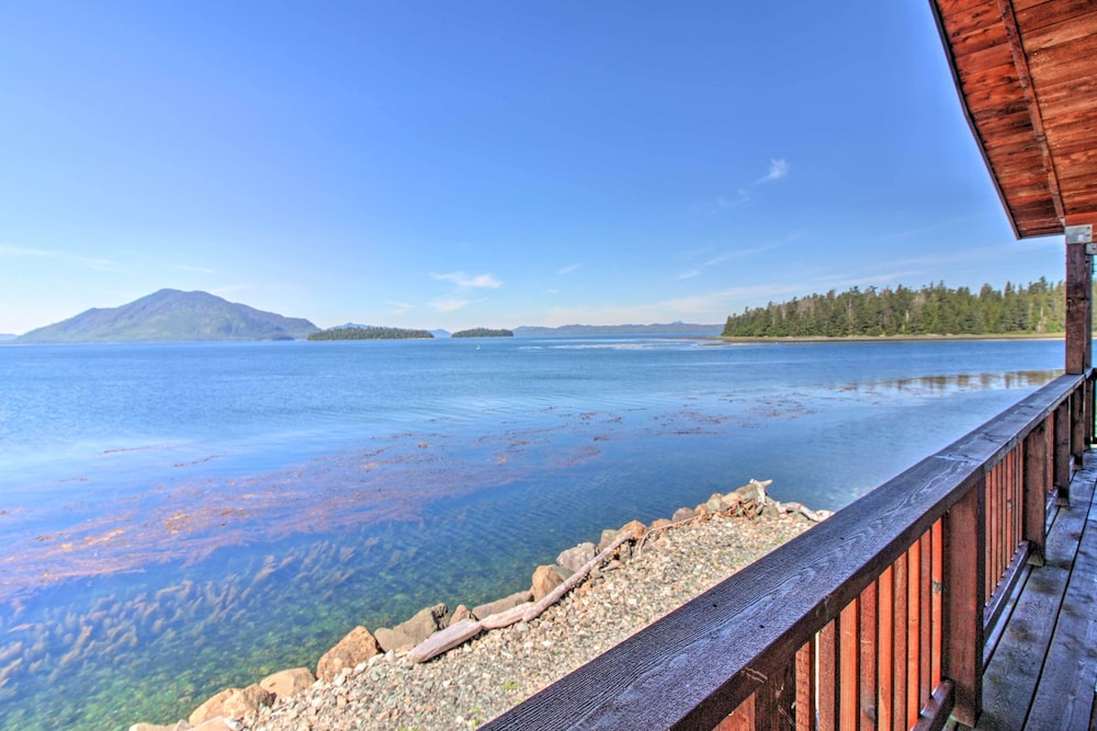 Waterfront Apt With Mtn View Walk Into Town 17934260 — Craig