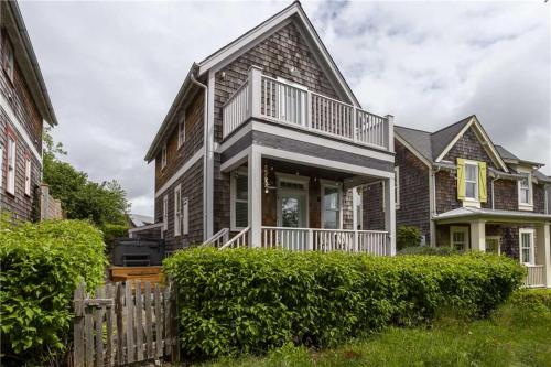 Slow MOcean by Seabrook Hospitality in Huntington Beach, United States