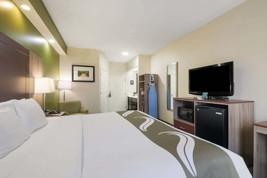 Quality Inn Alcoa Knoxville - photo 9