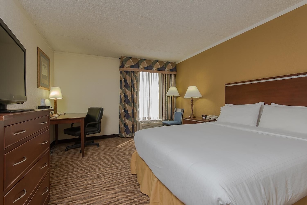 Spark by Hilton Roanoke Civic Center - photo 8