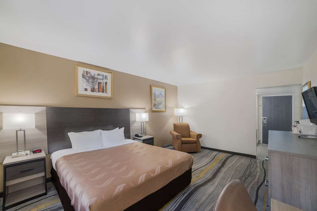 Quality Inn & Suites Goodyear Phoenix West - photo 4