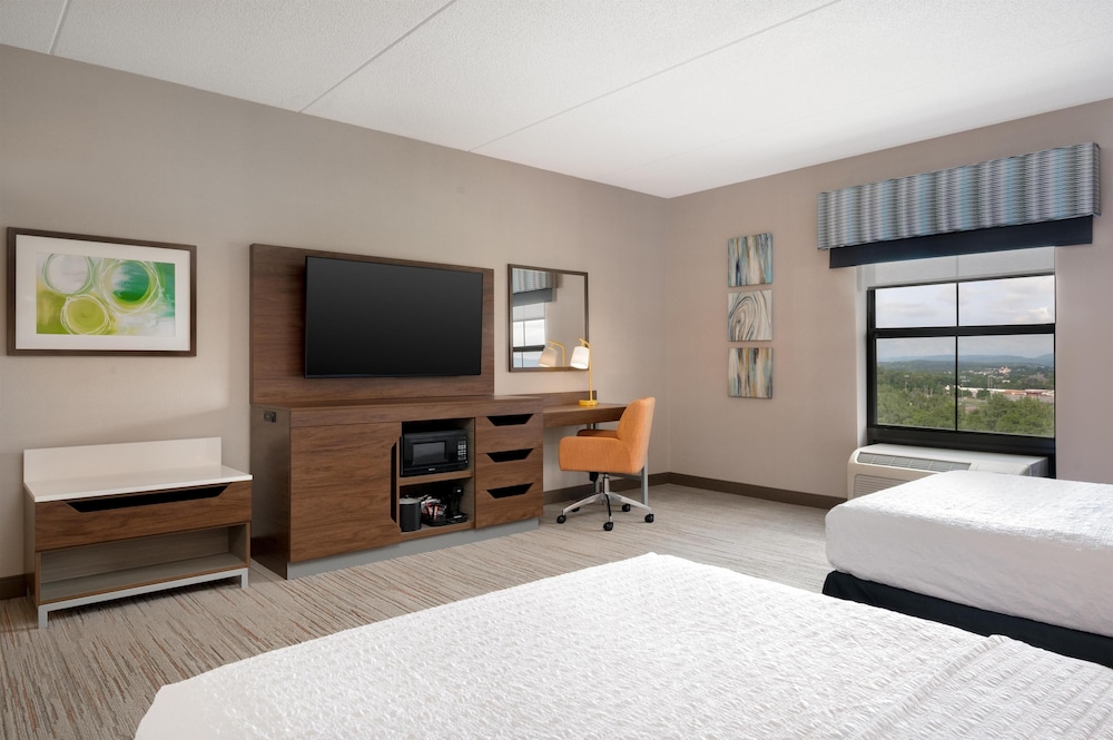 Hampton Inn & Suites Wilkes Barre Scranton - photo 13