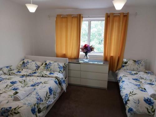 Superb 2 bedroom flat sleeps 6 — Croydon — photo 4