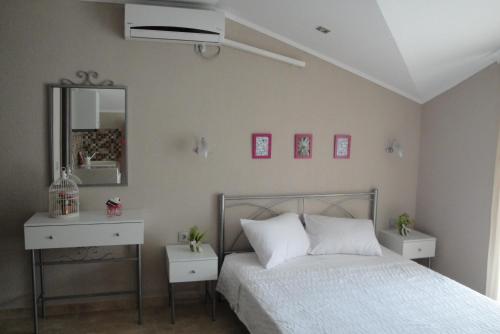 Amaryllis Studios - carbon neutral hotel in Asprovalta