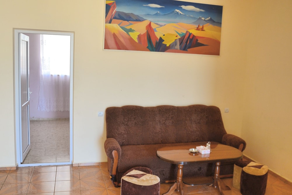 Hotel de la Krunk — Sevan — photo 5
