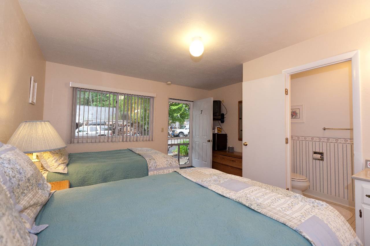 Cedar Court Inn - photo 12