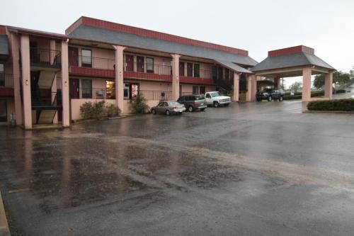 Executive Inn Kershaw - photo 20