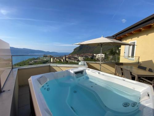 Residence La Villa Tignale — 4-Star Luxury Hotel in Gardola, Italy