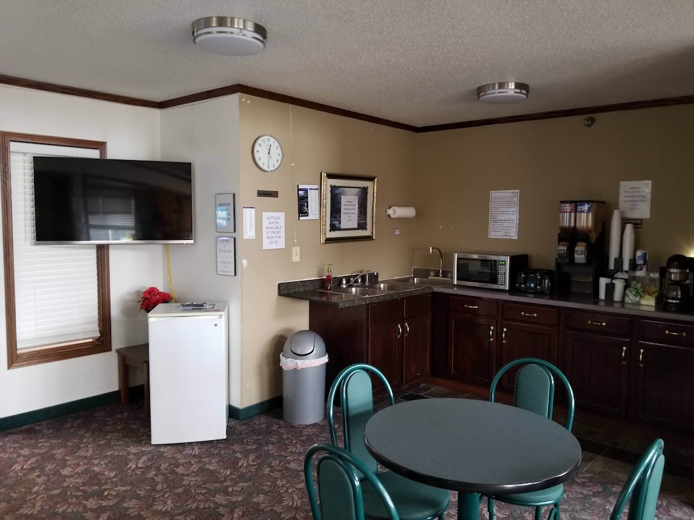 Bilmar Inn & Suites Dell Rapids Near Sioux Falls - photo 113