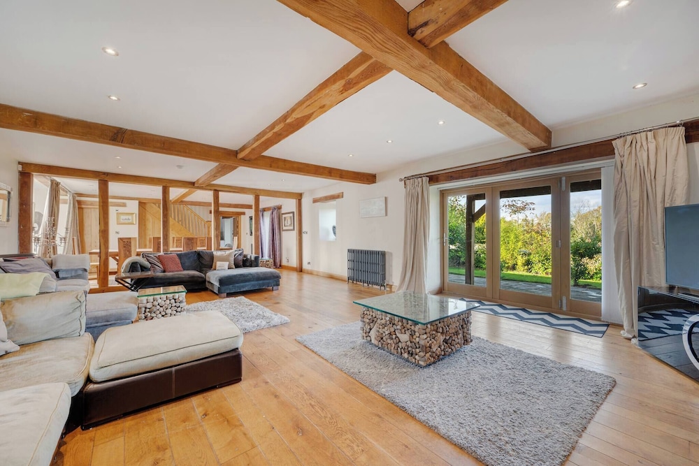 Amazing Country Retreat hot tub in Harrogate, United Kingdom