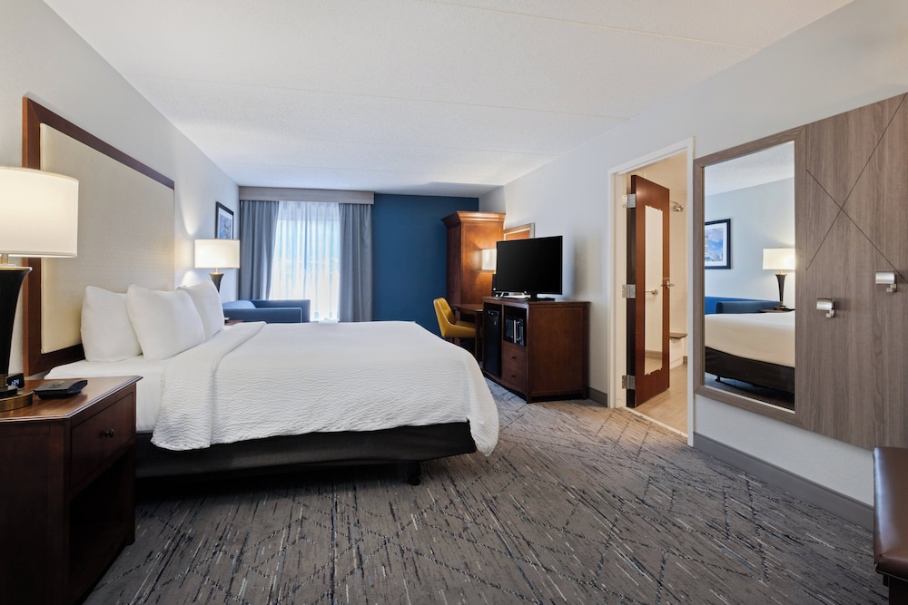Holiday Inn Express & Suites Cincinnati Riverfront by IHG - photo 17