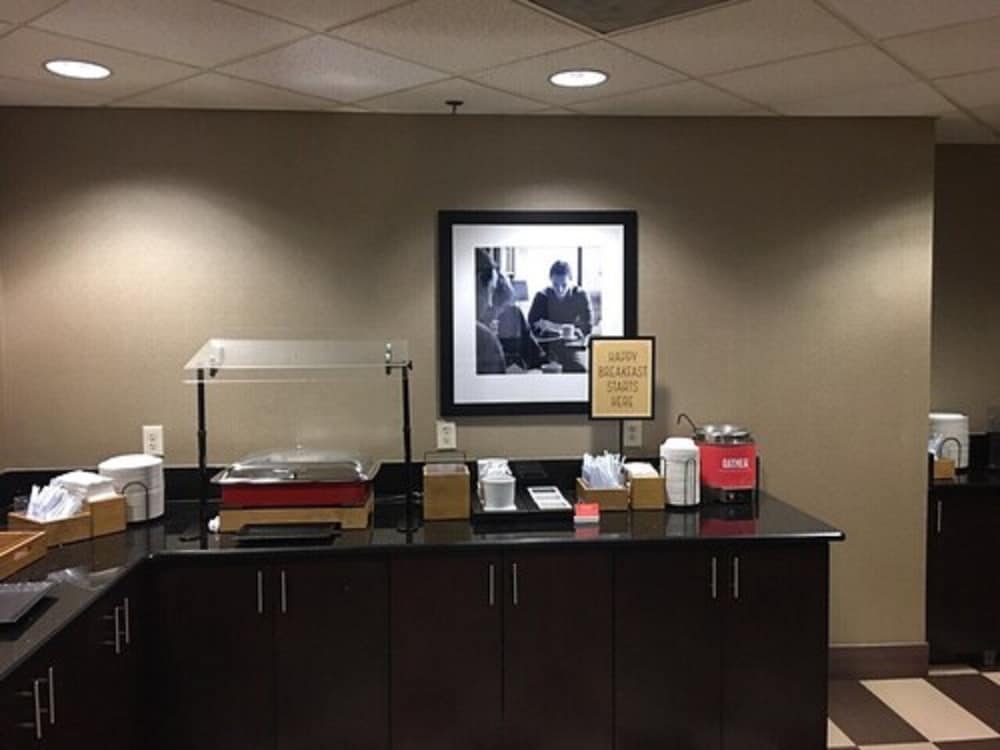 Hampton Inn Fort Myers Airport & I 75 - photo 33