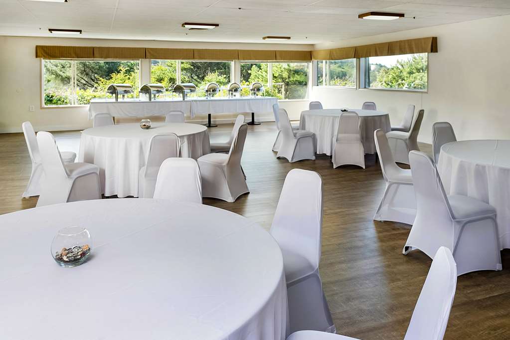 Clarion Inn Surfrider Resort - photo 41