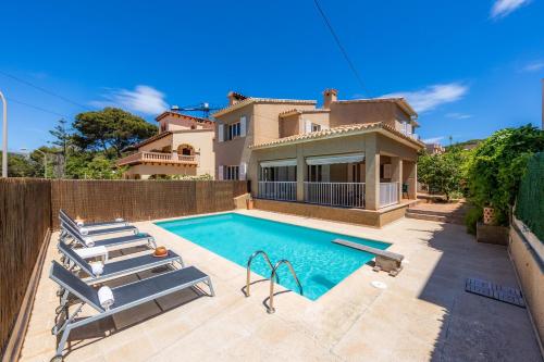 Villa Paca — 4-Star Luxury Hotel in Cala Rajada, Spain