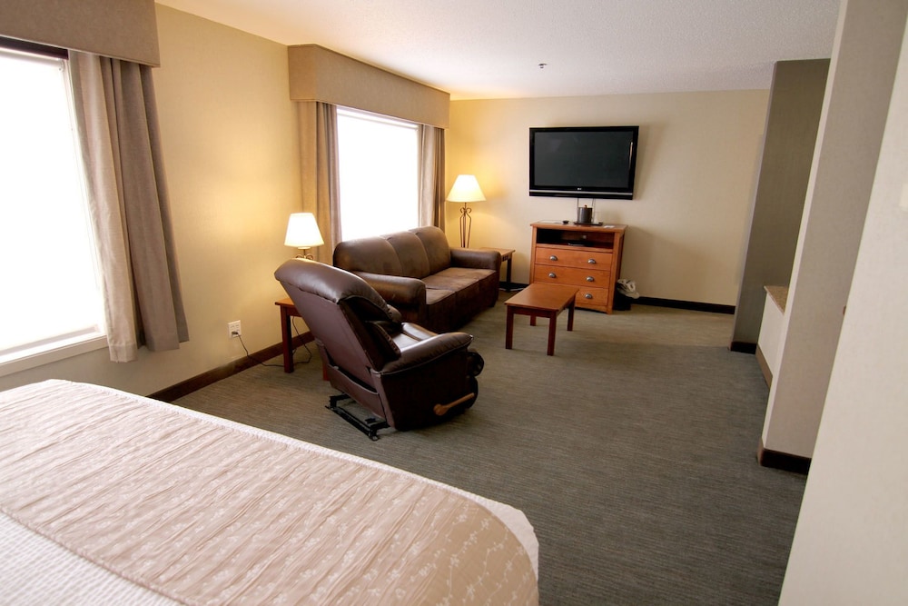 C'mon Inn Fargo - photo 12