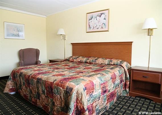 Rodeway Inn Woodbridge - photo 12