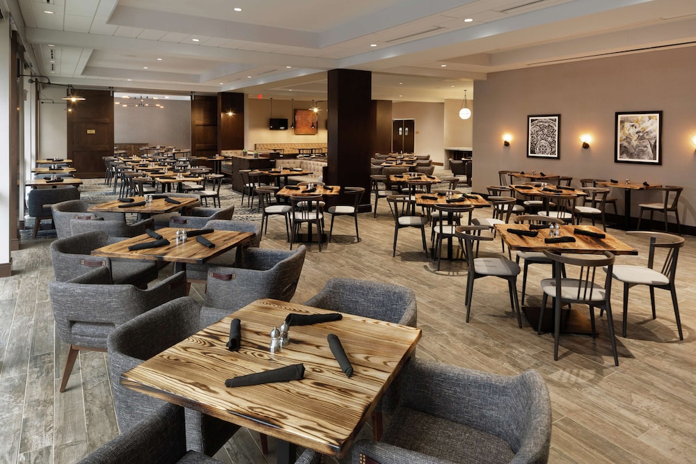 DoubleTree by Hilton Jamestown - photo 42