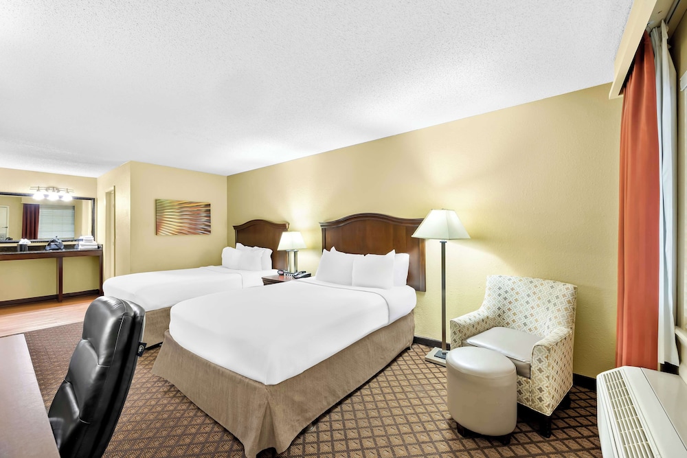 Best Western Coach House - photo 11