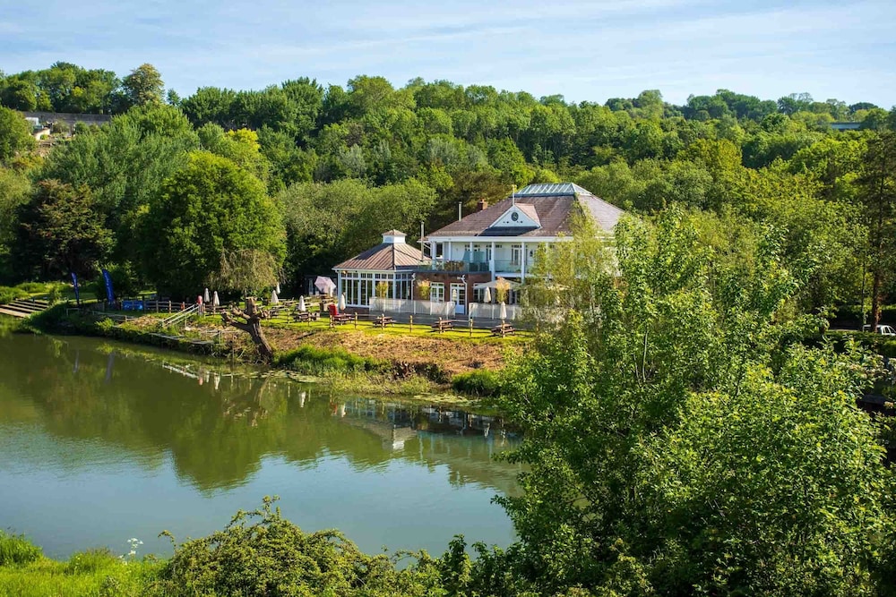 The Boathouse - carbon neutral hotel in Bath