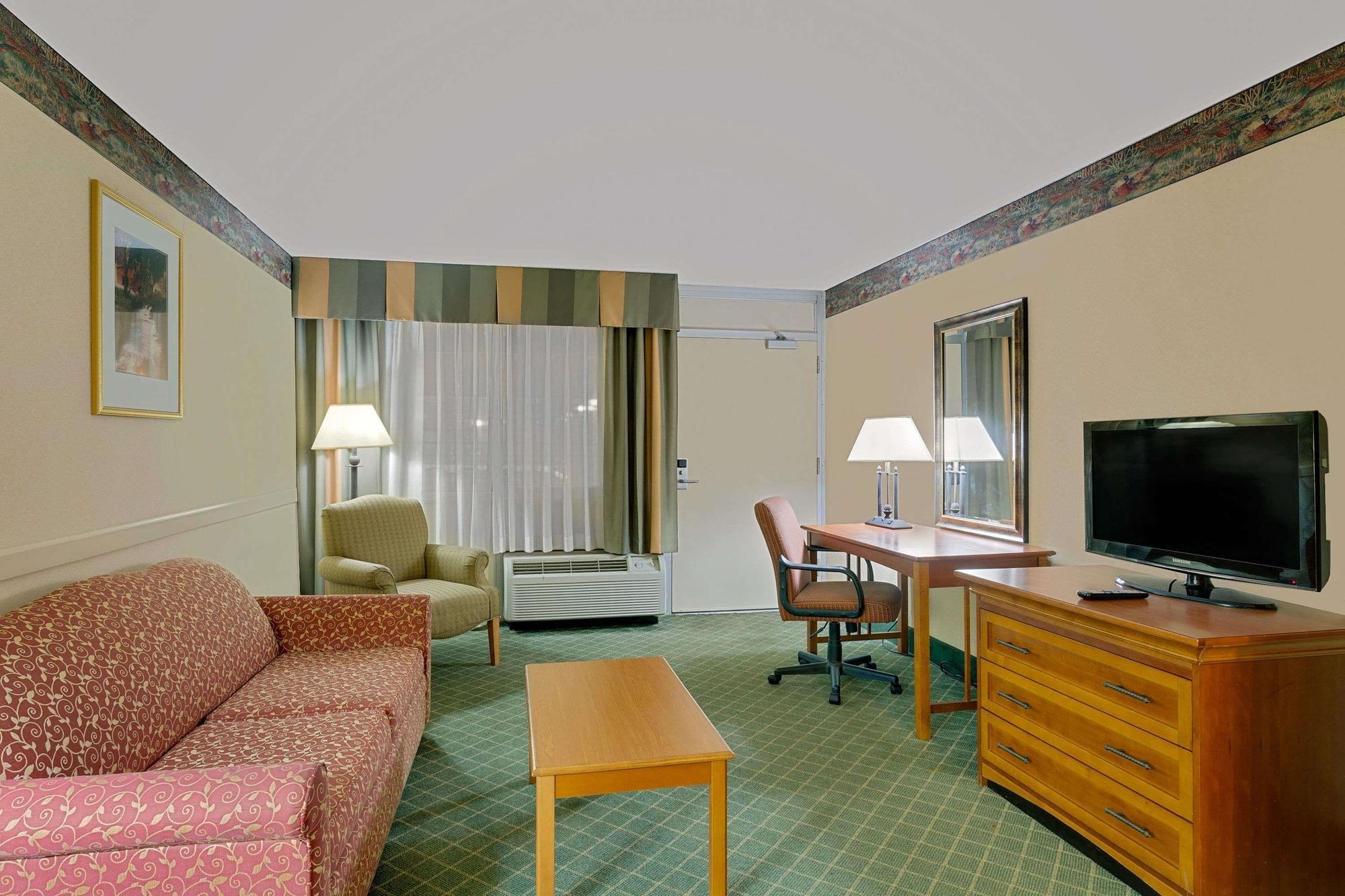 Ramada Mitchell Hotel and Conference Center - photo 15