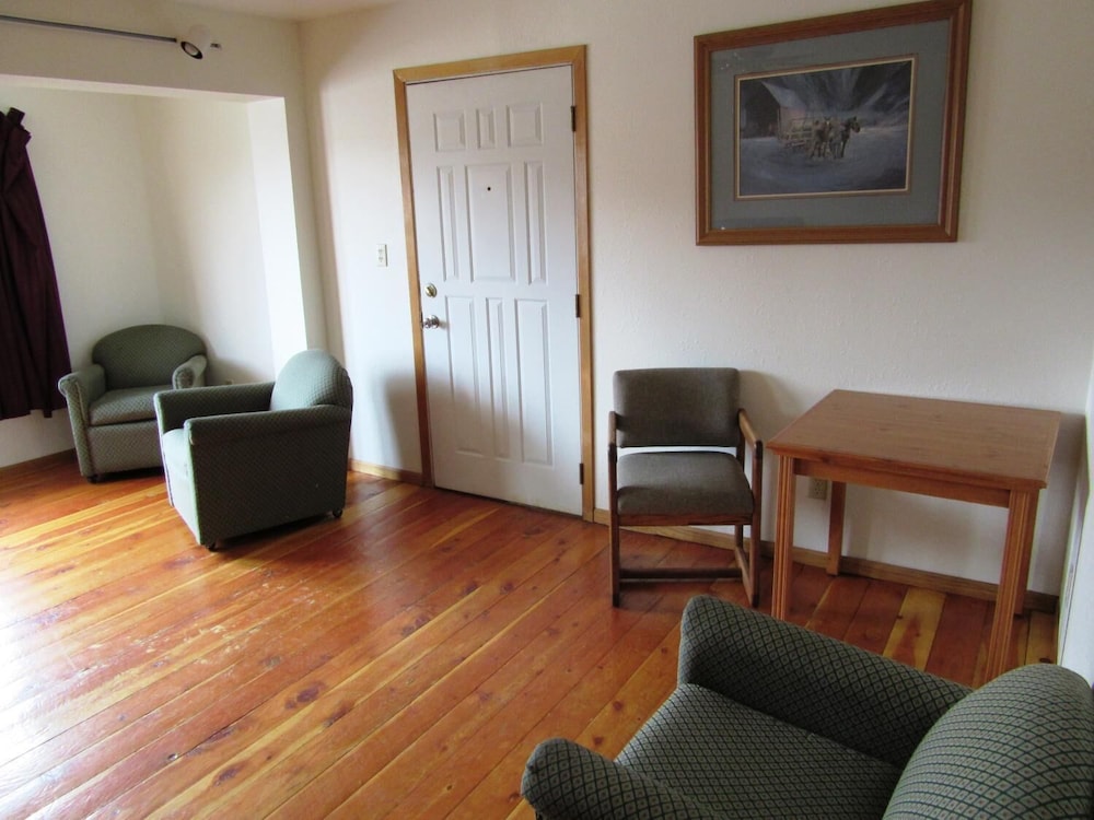 Yellowstone Country Inn - photo 34