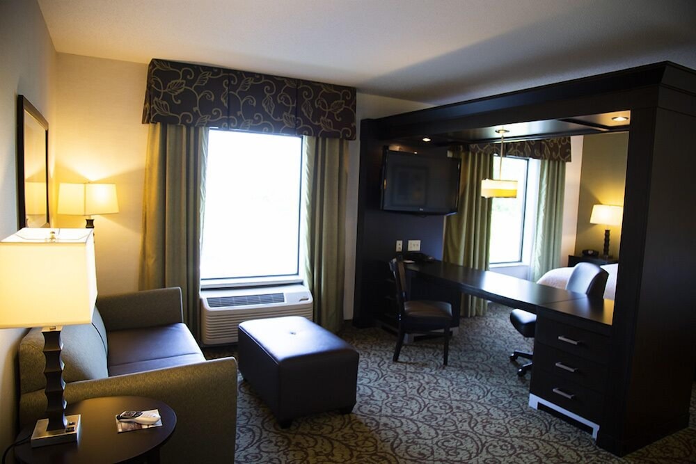 Hampton Inn & Suites Sharon - photo 8