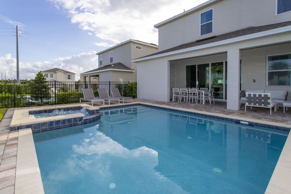 Luxurious 5Bd Single Family w Pool Jacuzzi Encore Resort 7432 - photo 50