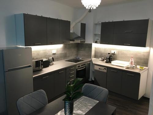 Queen Apartman — 4-Star Luxury Hotel in Debrecen, Hungary