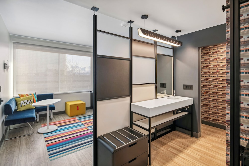 Aloft Anchorage - photo 11