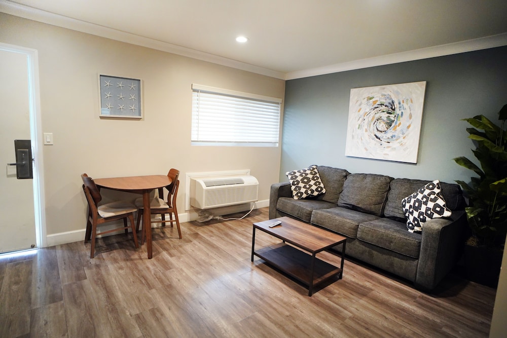 Anaheim Executive Inn & Suites - photo 84
