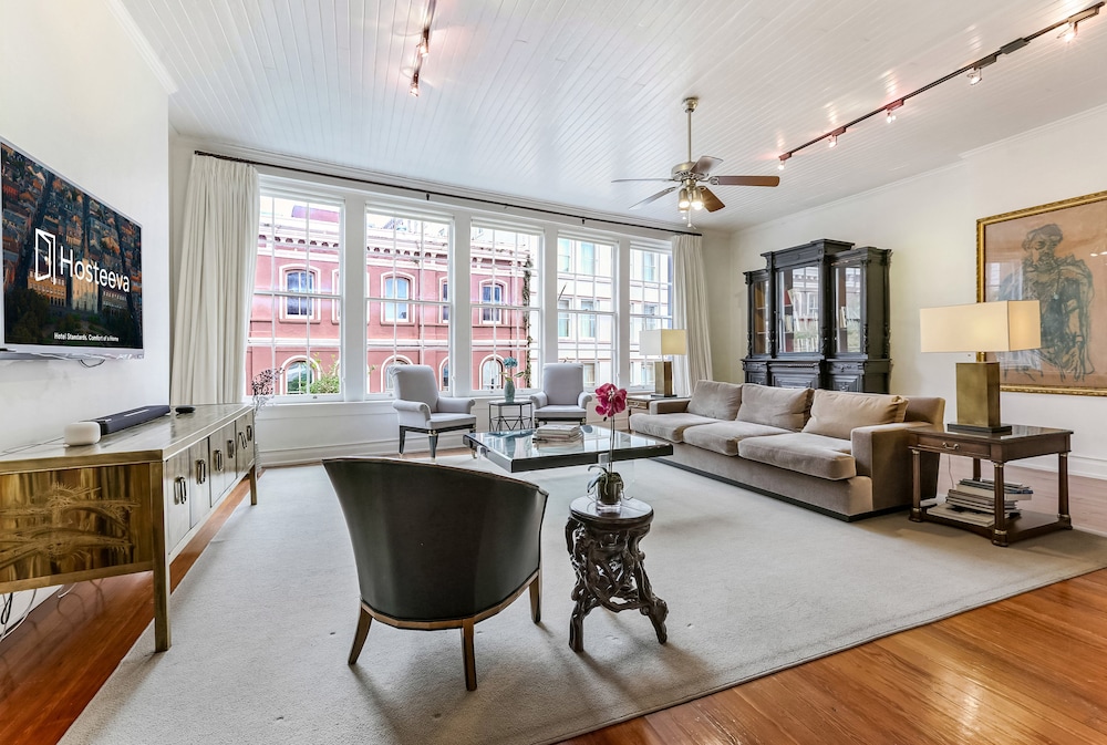 Luxury 4BR With Private Rooftop Deck — 4-Star Luxury Hotel in New Orleans, United States