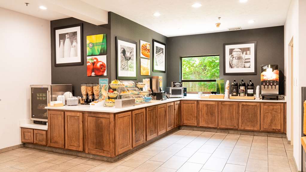 Quality Inn & Suites Oakwood Village Cleveland South - photo 26