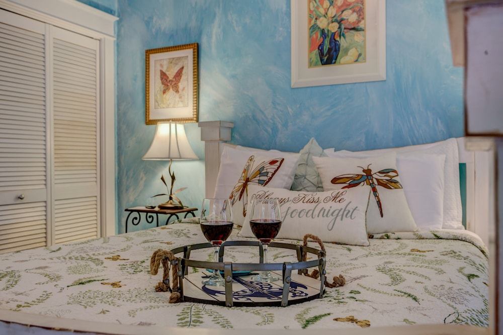 Anchor Inn NSB Bed & Breakfast - photo 11