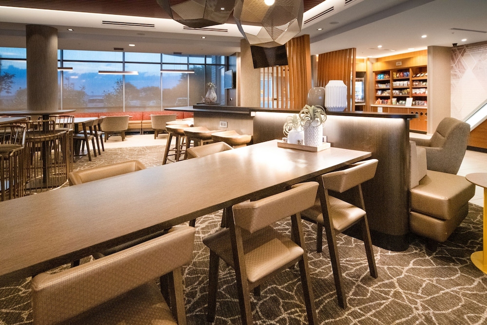 SpringHill Suites by Marriott Kenosha - photo 8