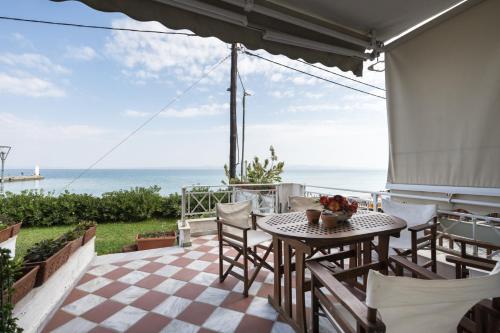 Pefkohori Blue View by Luxlikehome in Pefkochori, Greece