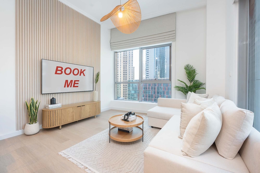 Free housekeeping visits during your stay StayShort Stylish 1BR Urban Living in Dubai Marina — 4-Star Luxury Hotel in Dubai, United Arab Emirates
