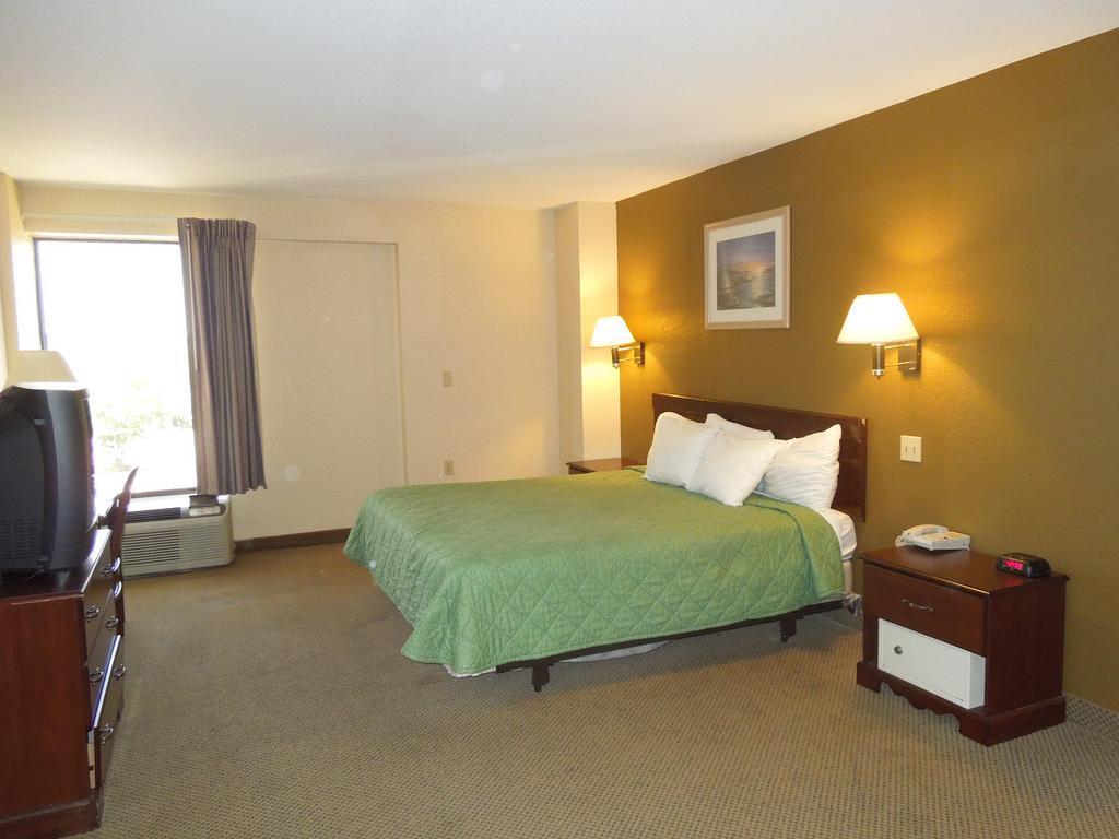 Days Inn Independence - photo 11