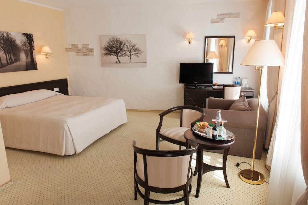 Old Estate Hotel & Spa — Pskov — photo 4