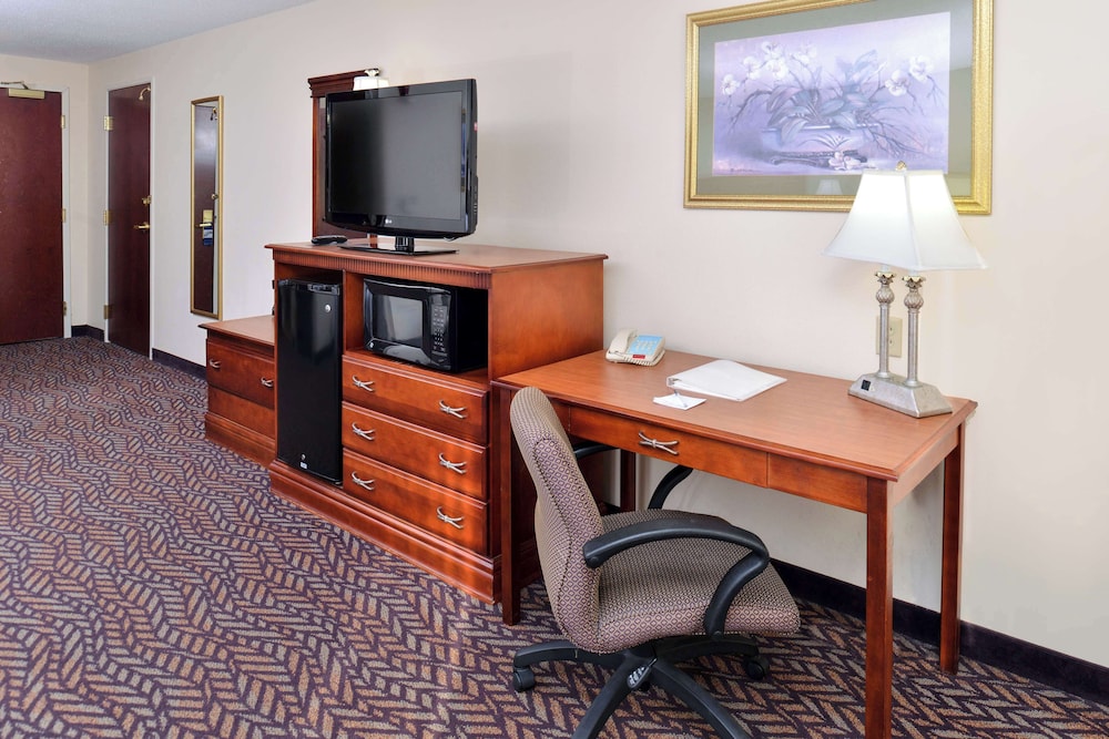 Hampton Inn & Suites Dayton Vandalia - photo 50