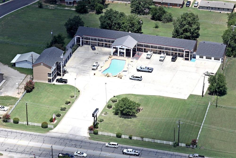 Relax Inn Mineral Wells - photo 8