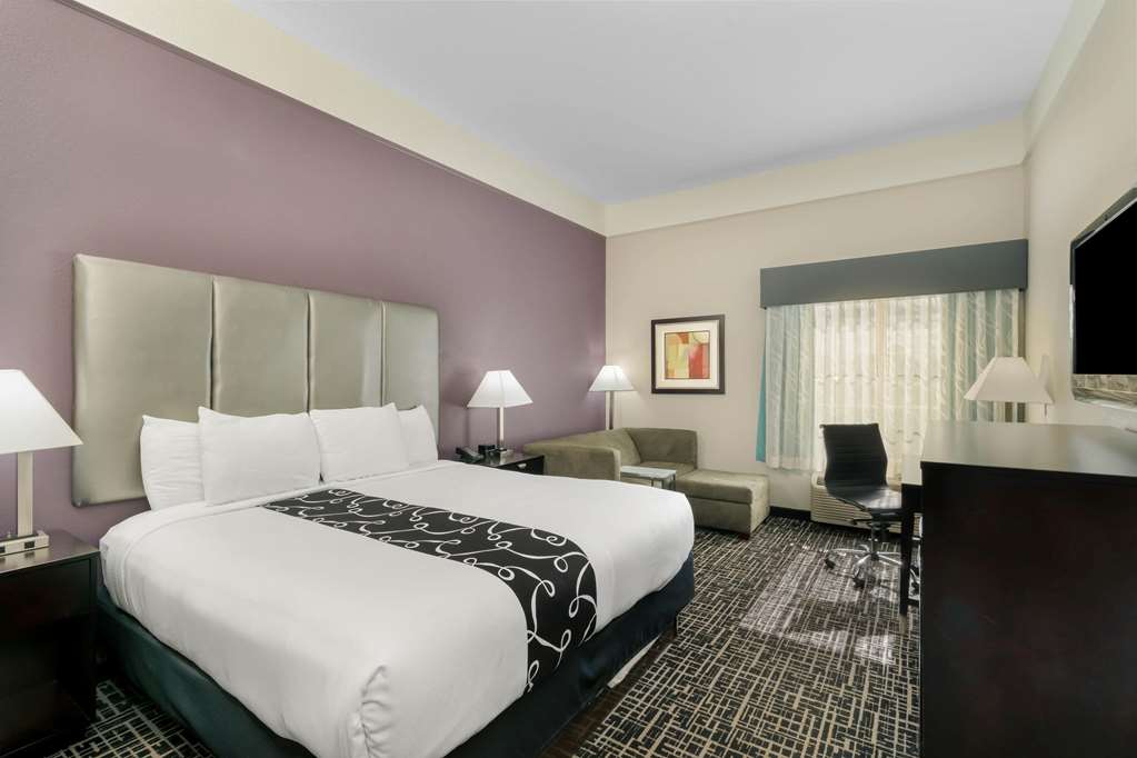 La Quinta Inn & Suites by Wyndham Canton MS - photo 20