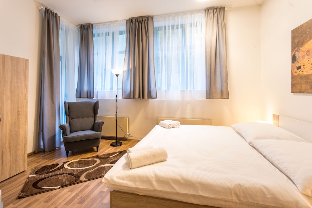 Terrace Hotel Prague - last minute hotel in Prague