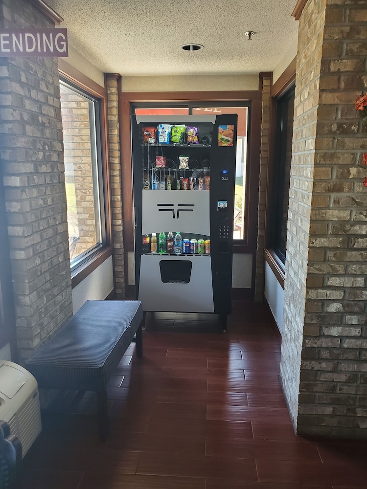 Quality Express Inn & Suites - photo 29