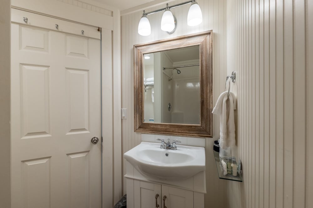 Bandon Marina Inn - photo 64