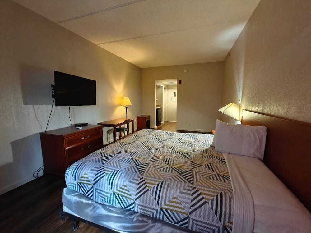Budgetel Inns & Suites Atlanta Galleria Stadium - photo 5