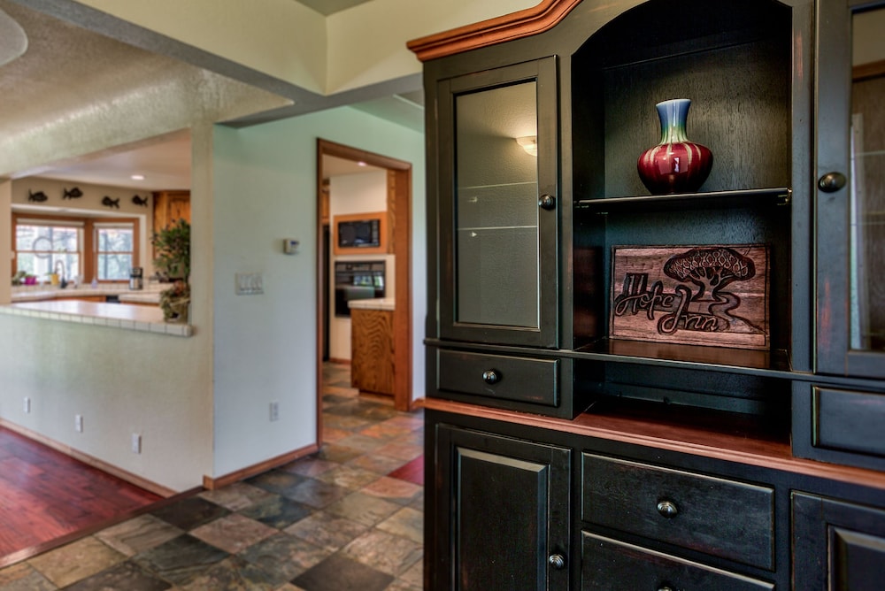 Hope Inn Redding - photo 2
