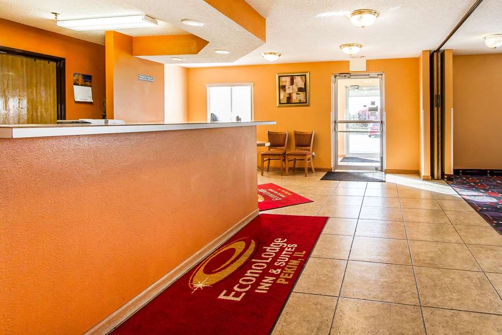 Econo Lodge & Suites - photo 5