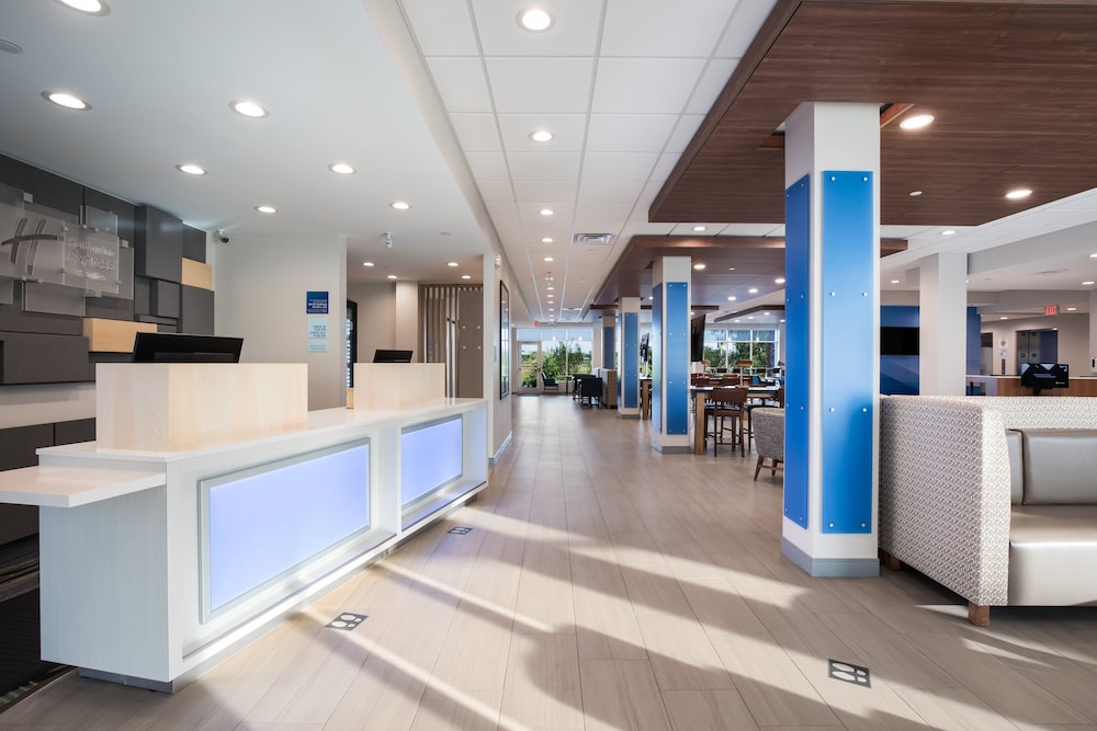 Holiday Inn Express & Suites Chicago Hoffman Estates an IHG Hotel - featured photo