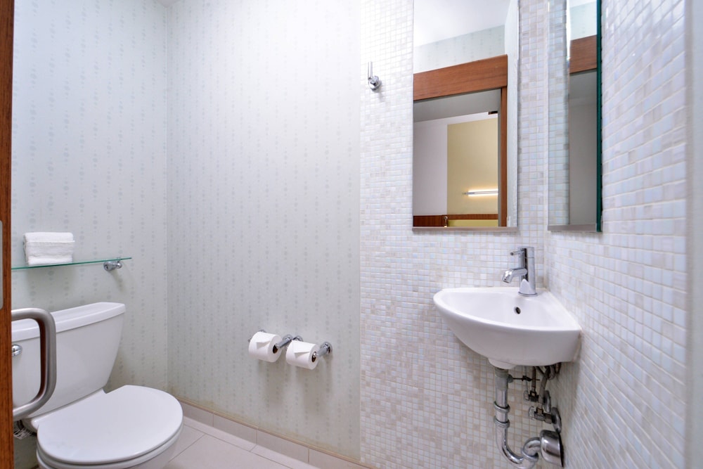 SpringHill Suites by Marriott Kingman Route 66 - photo 29