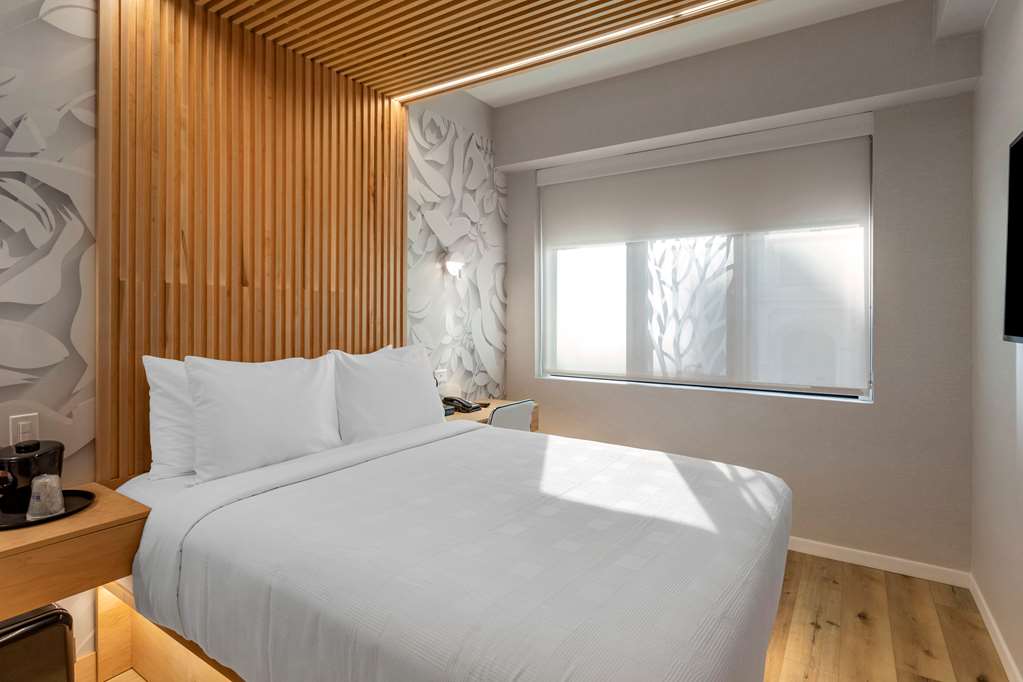 Best Western Plus Soho Hotel - photo 20